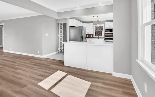Photo - 1104 Irving Ln