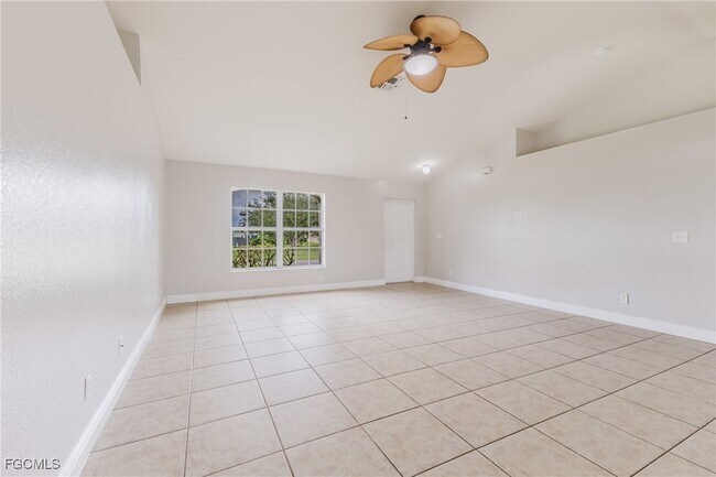 Photo - 152 NW 6th Ave