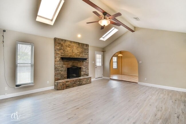 2733 Melissa Ln