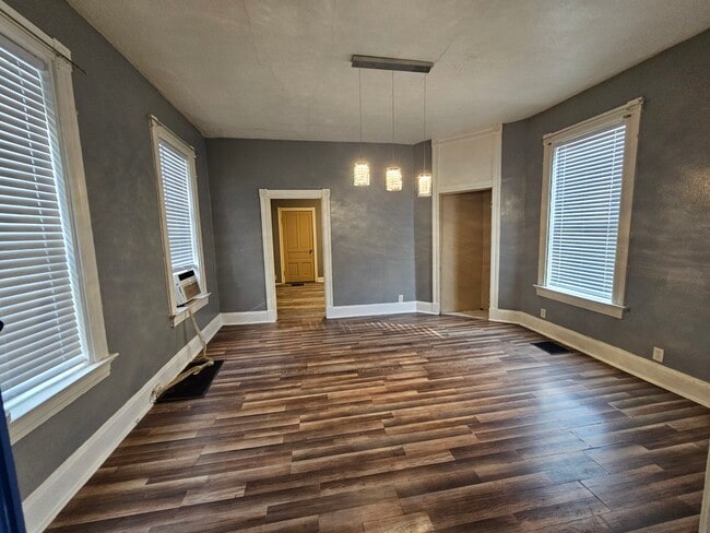 Dining Room - 3179 River Rd Unit 1