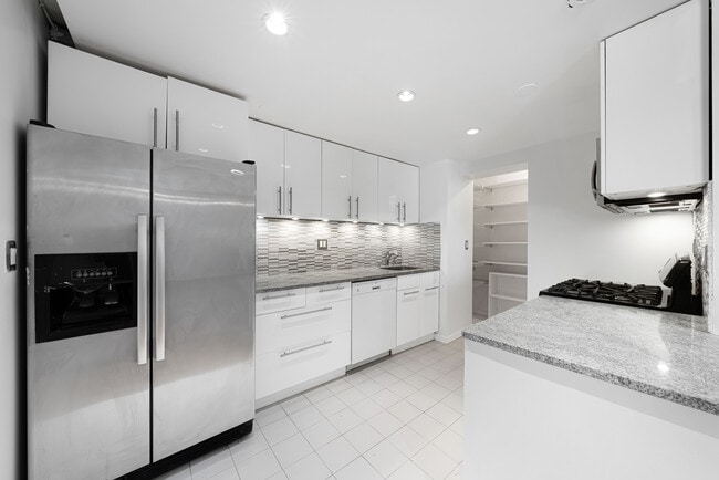 Photo - 6040 Boulevard E Unit 3j