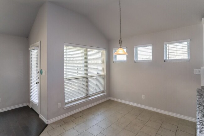 Photo - 120 Wilson Cliff Dr