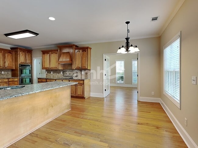 Photo - 140 Cambridge Woods Dr