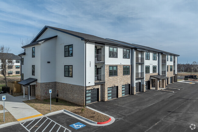 Building Photo - The Bend on Promenade Rental