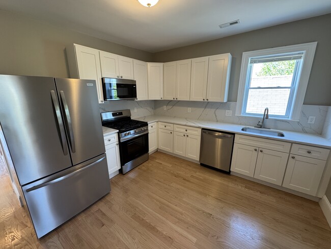 Photo - 29 Cameron Ave Unit 3