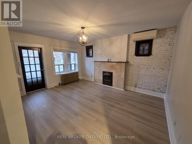 Photo - 479 Aberdeen Ave Unité 1