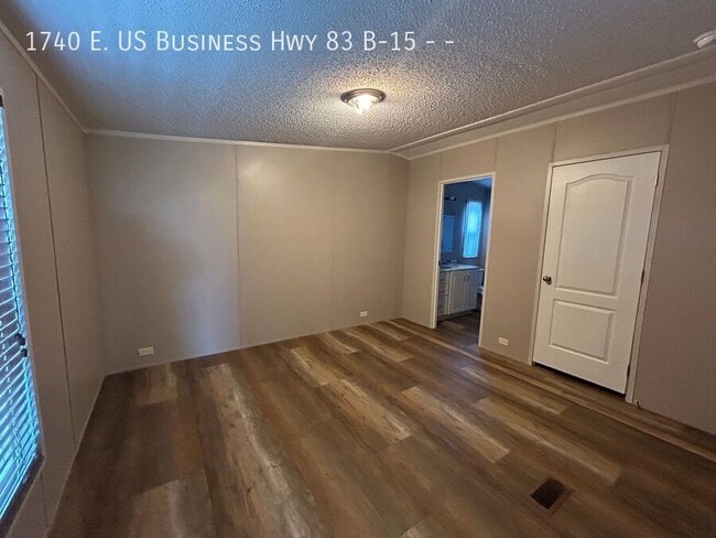 Photo - 15 B St House