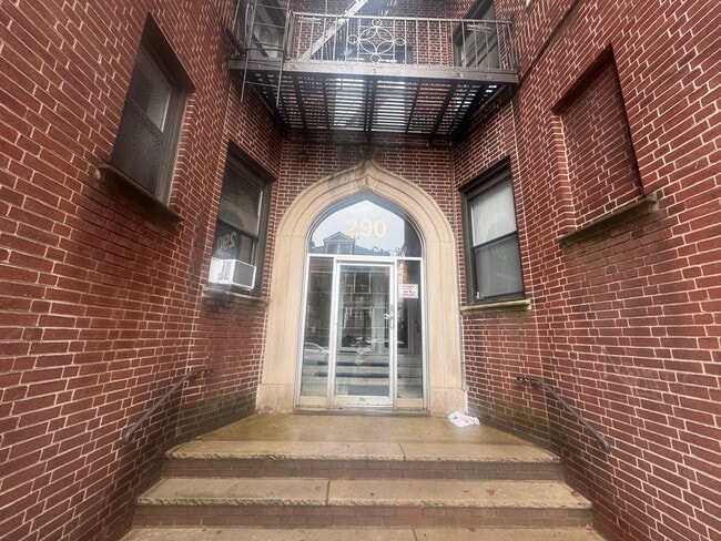 Building Photo - 35-39-39 Fulton St Unit 504