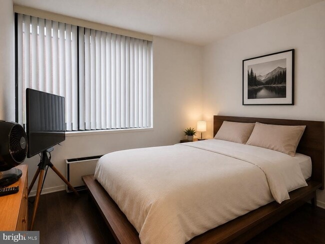 Photo - 1420 Locust St Unit 6B