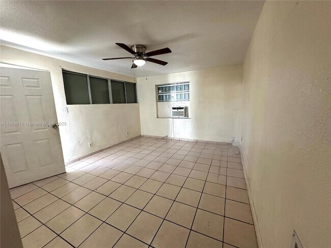 Photo - 4763 NW 3rd St Unidad 2