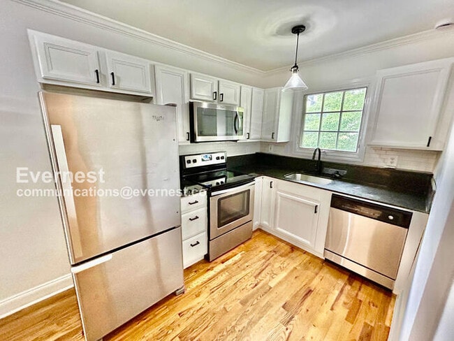 Photo - 798 St Charles Ave NE Unidad APT 10