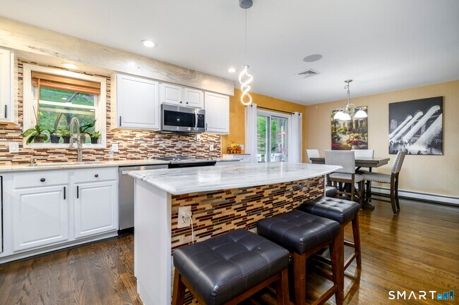 108 Perry Dr