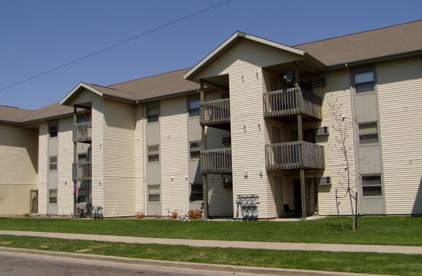 Woodland Village - Woodland Village Apartments