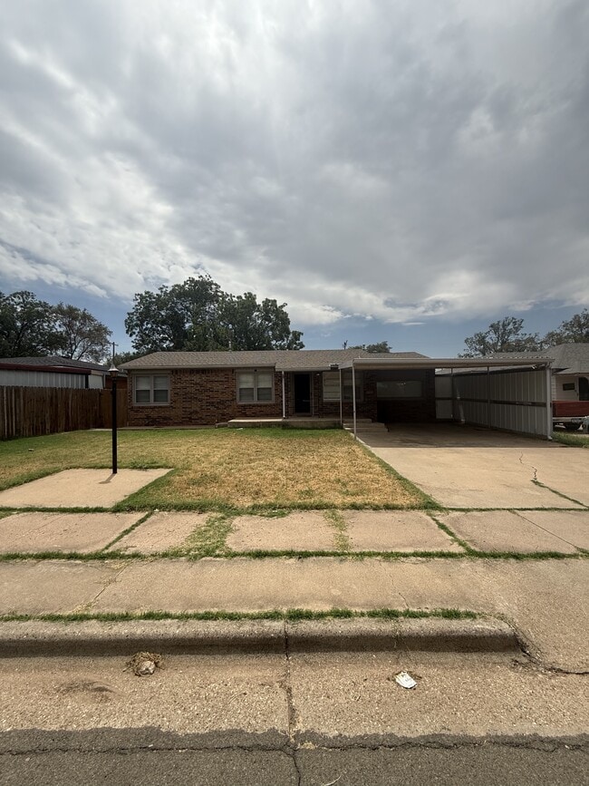 Building Photo - 2015 44th St Rental