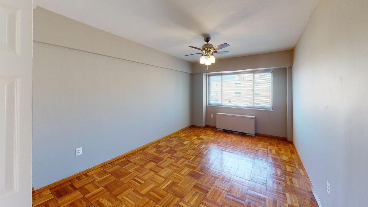 Photo - The York and Potomac Park Apartments