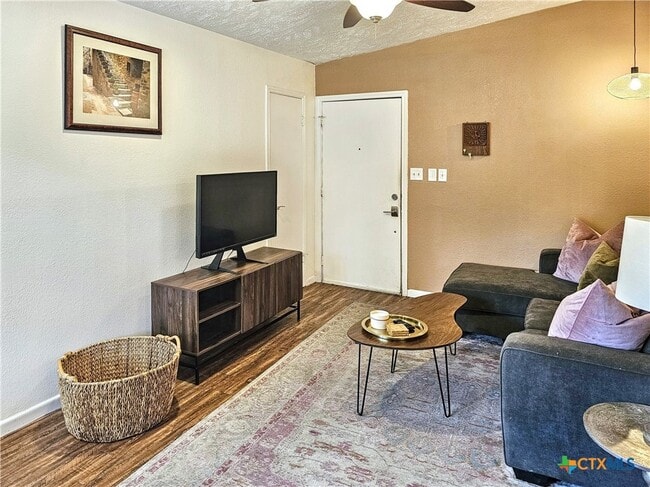 Photo - 421 W San Antonio St Unit A4