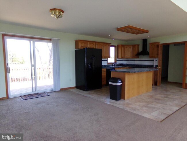 Photo - 530 Headquarters Rd