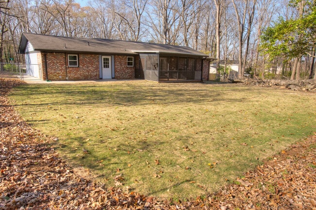 Photo - Cozy home minutes away from campus!
