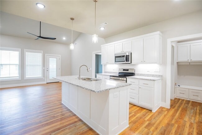 Photo - 1040 Seaborn Wy