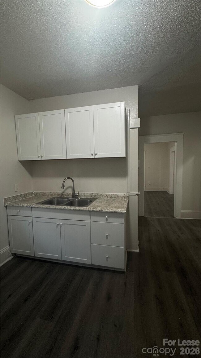 Photo - 4604 Hovis Rd