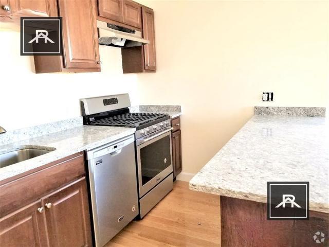 Building Photo - 4 bedroom in Allston MA 02134 Unit 1 Rental
