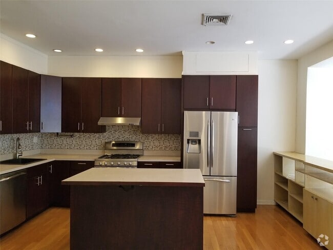 Building Photo - 232 E 53rd St Rental