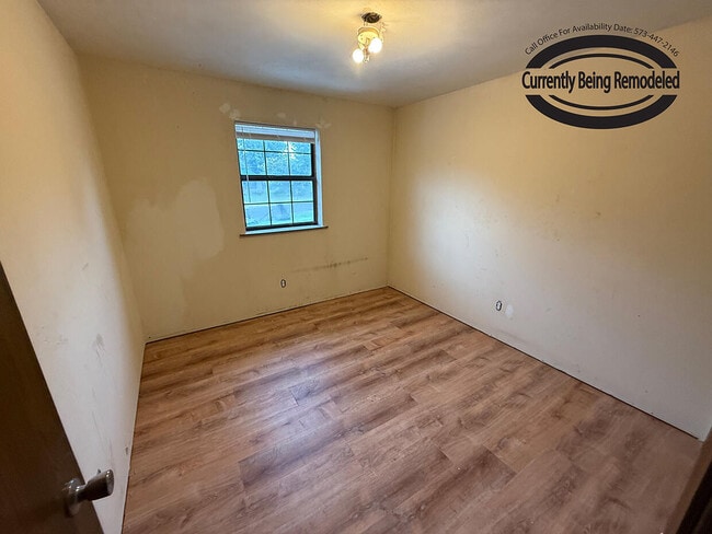 Photo - 420 NE Park Ln