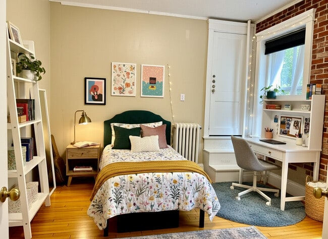 Photo - 74 Egmont St