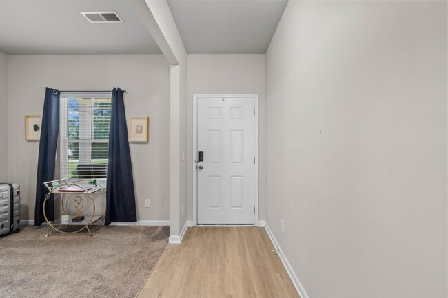 Photo - 1518 Valley Brook Dr SW