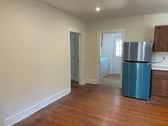 Photo - 298 Werts St