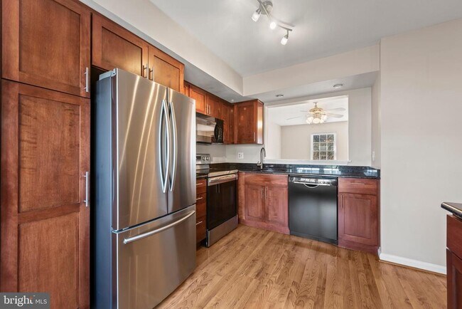 Photo - 21673 Hazelnut Square