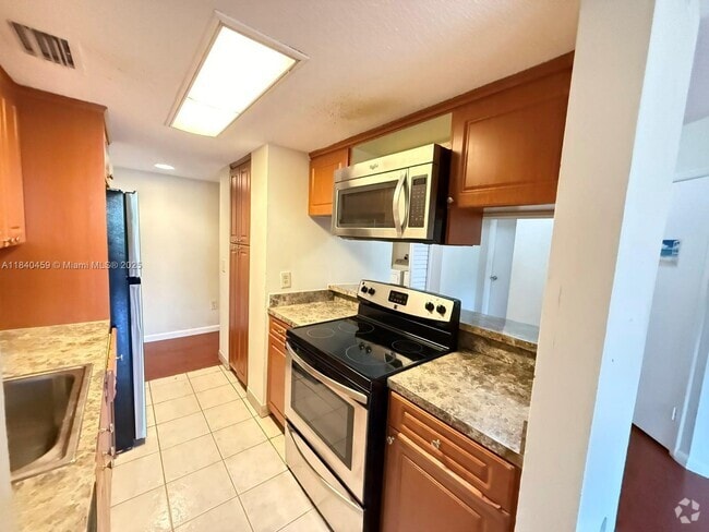 Building Photo - 4401 W McNab Rd Unit 15 Rental
