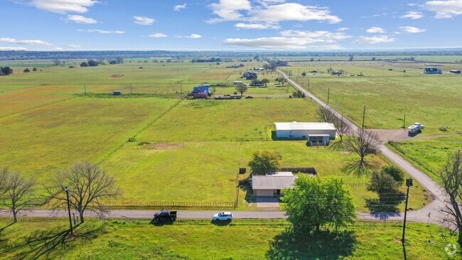 Building Photo - 3/2 on acreage HORSES WELCOME -BROCK ISD - Rental