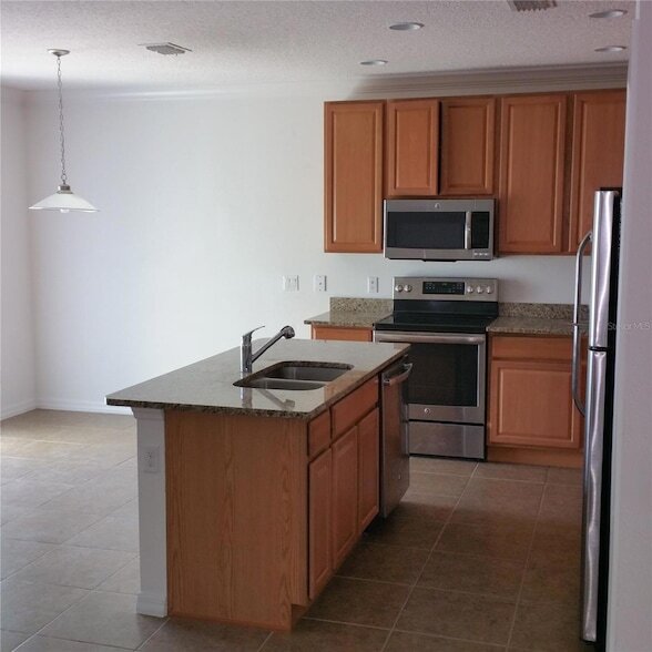 Photo - 2210 Anoka Way