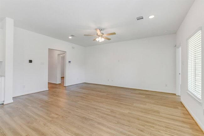 Photo - 13610 Pine Dr