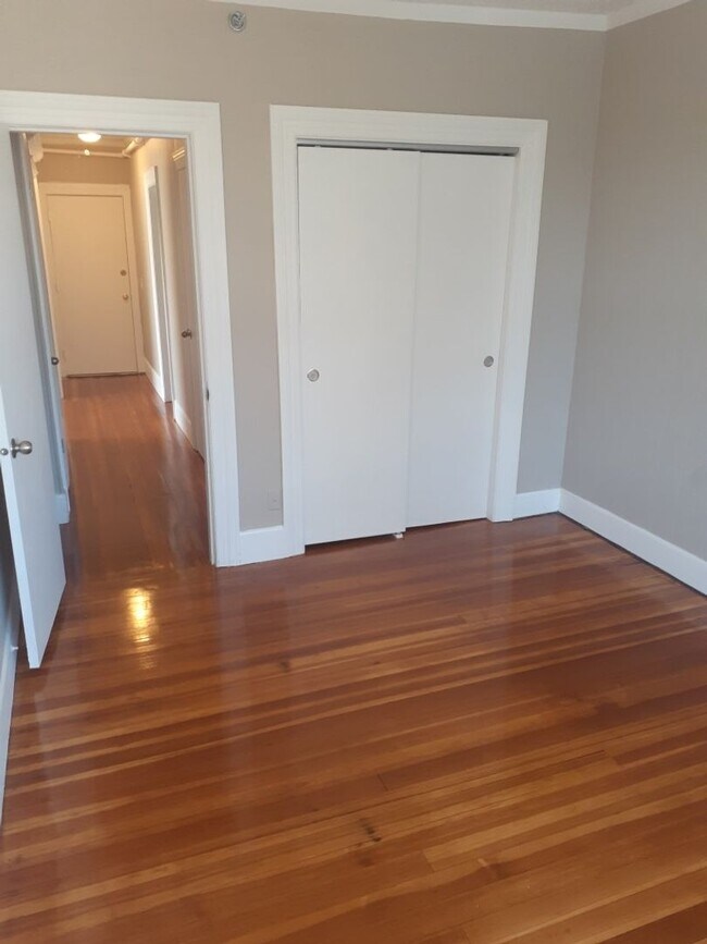 Photo - COURT SQUARE ASSOCIATES Unit 753