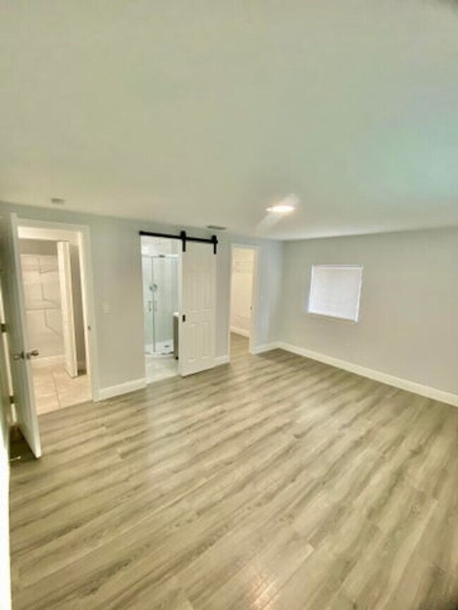 Photo - 4348 Mars Ave