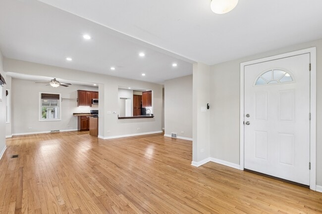 Photo - 255 N Happ Rd