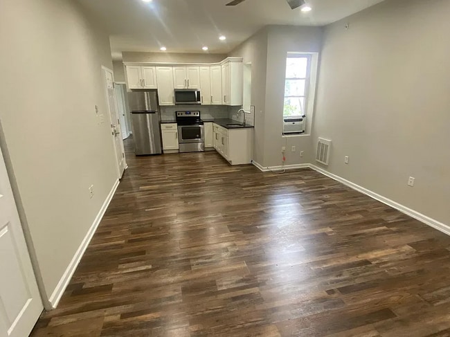 Building Photo - 1470 N 52nd St Unit 3
