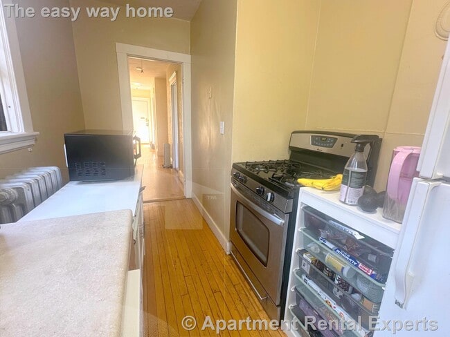 Building Photo - 172 Norfolk St Unit 2