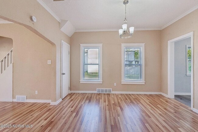 Photo - 1557 Indiana Ave