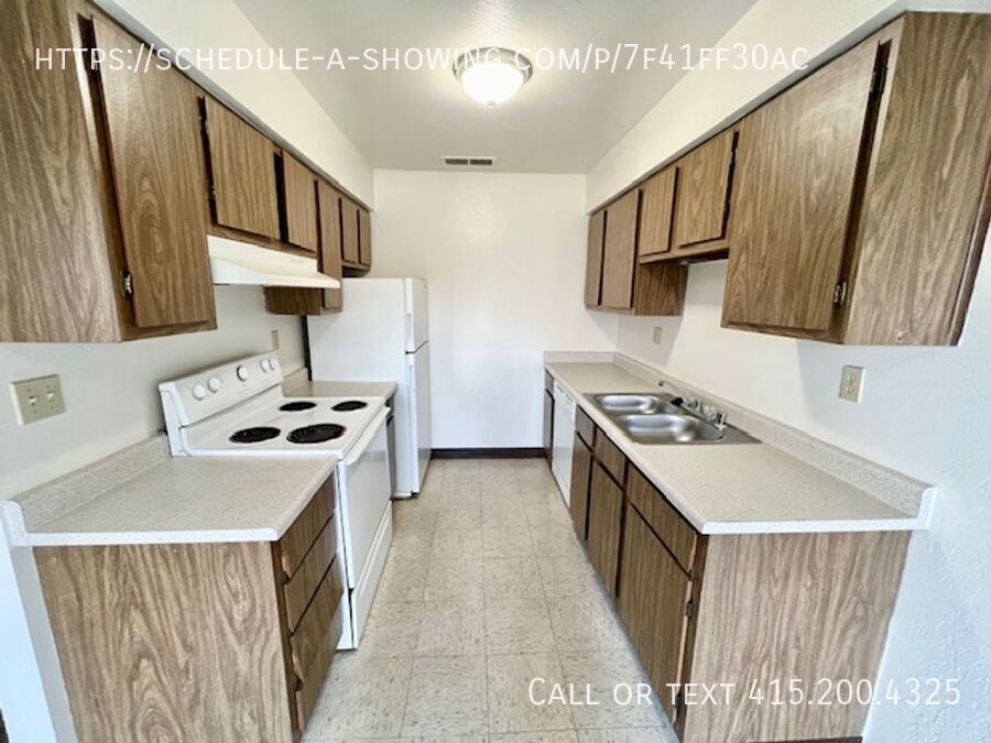 Single Level 2 Bed 2 Bath! - Single Level 2 Bed 2 Bath! Apartment Unit 135