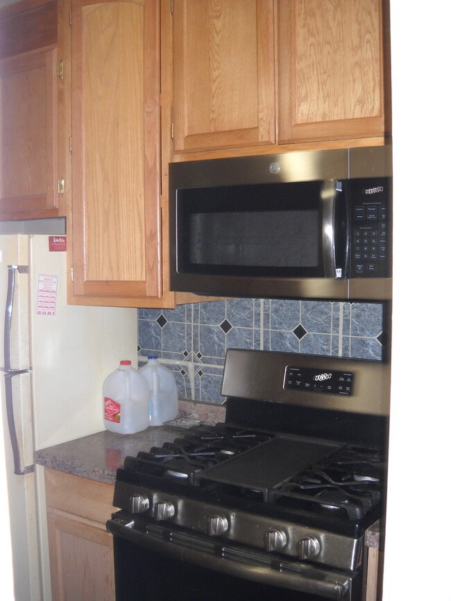 Kitchen - 3614 NE 19th Ave