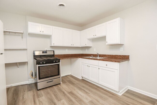 Photo - 422-424 W 30th Street Unidad 424B