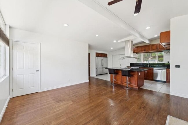 Photo - 4 bedroom in Bellevue WA 98006