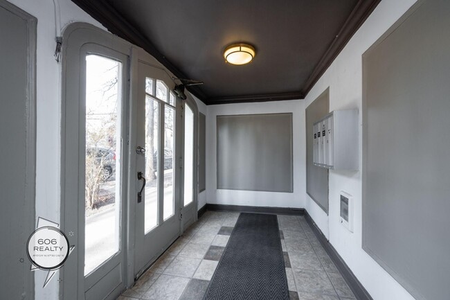 Photo - 2720 W Logan Blvd Unit 2