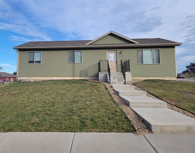 3-Bed, 2-Bath single family home with an a... - 3-Bed, 2-Bath single family home with an a...