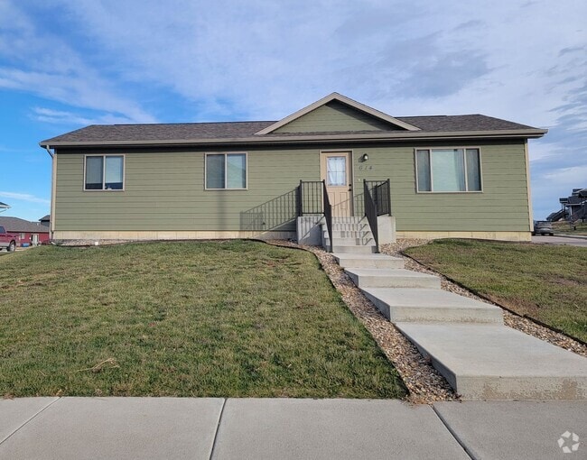Building Photo - 3-Bed, 2-Bath single family home with an a...
