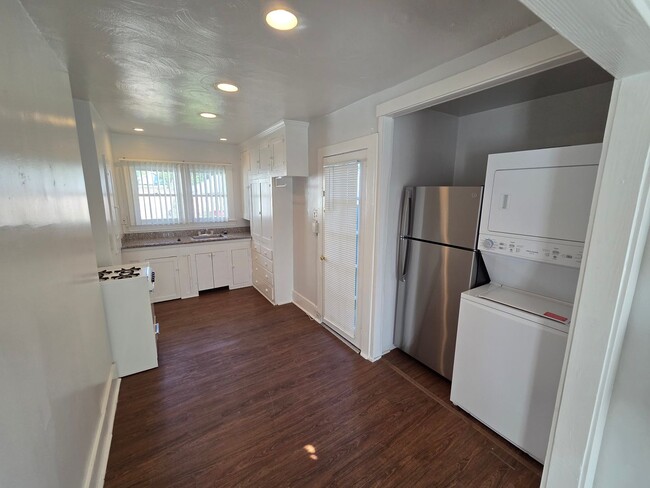 Photo - 1st Unidad B