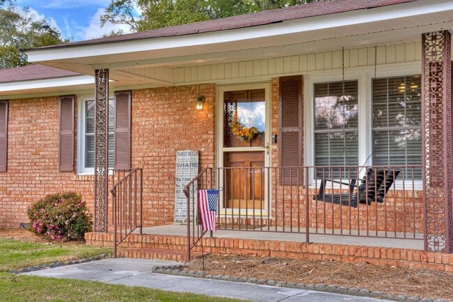 Photo - 3649 Lynnwood Dr